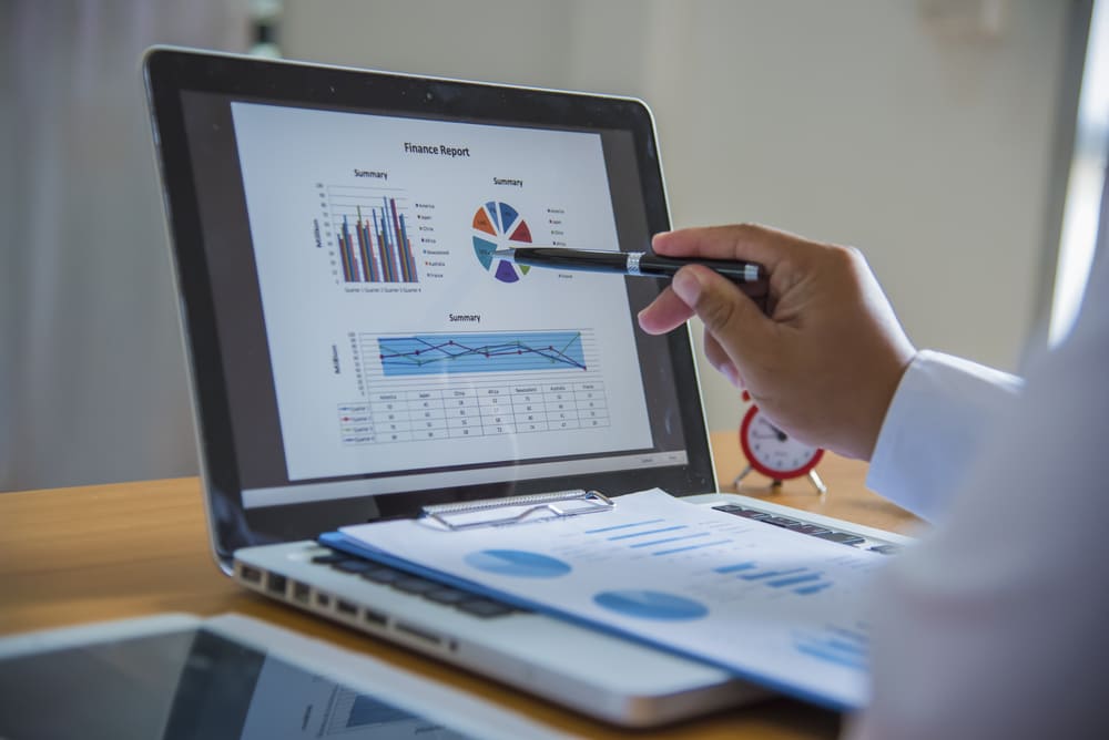 Top 10 Ways to Use Data Analytics for Employee Performance Management