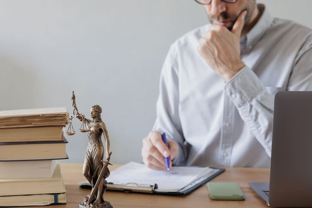 differene between limited and unlimited contract in UAE